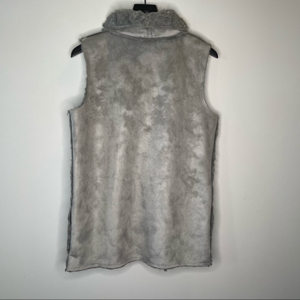 SAKS FIFTH AVENUE Gray Faux Suede Fur Lined Vest XS - Picture 2 of 6